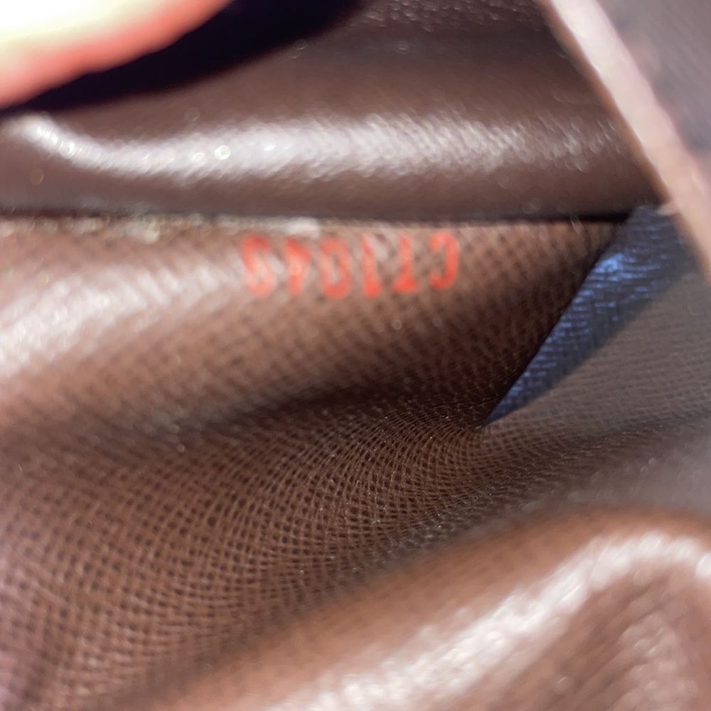 Louis Vuitton key case - Picture 9 of 12